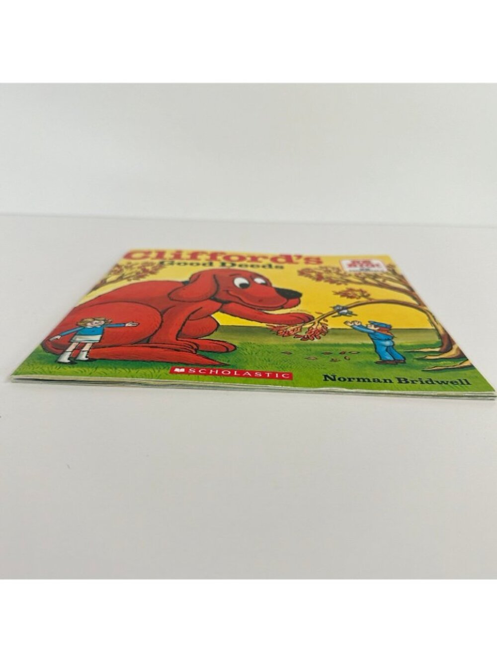 2/$6 Clifford’s Good Deeds book by Norman Bridwell (Paperback) - Picture 7 of 9